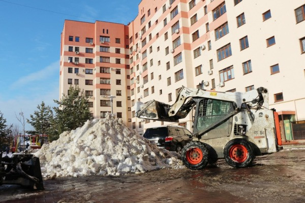 Двор без снега и льда? Мы нашли такой!