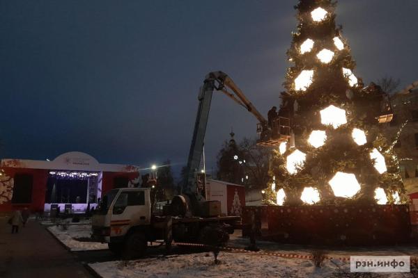 Завершается подготовка Лыбедского бульвара к празднованию «Новогодней столицы»
