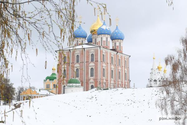 Апрельский снегопад в Рязани. Фоторепортаж РЗН. инфо