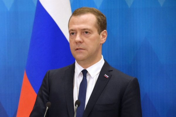 Медведев поручил помочь пострадавшим при пожаре в воронежском диспансере