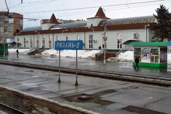 На вокзале Рязань-2 пьяный мужчина выкинул полицейского из электрички На вокзале Рязань-2 пьяный мужчина выкинул полицейского из электрички