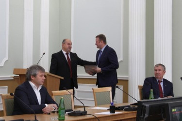 Олег Смирнов получил благодарности министра здравоохранения и командира подлодки