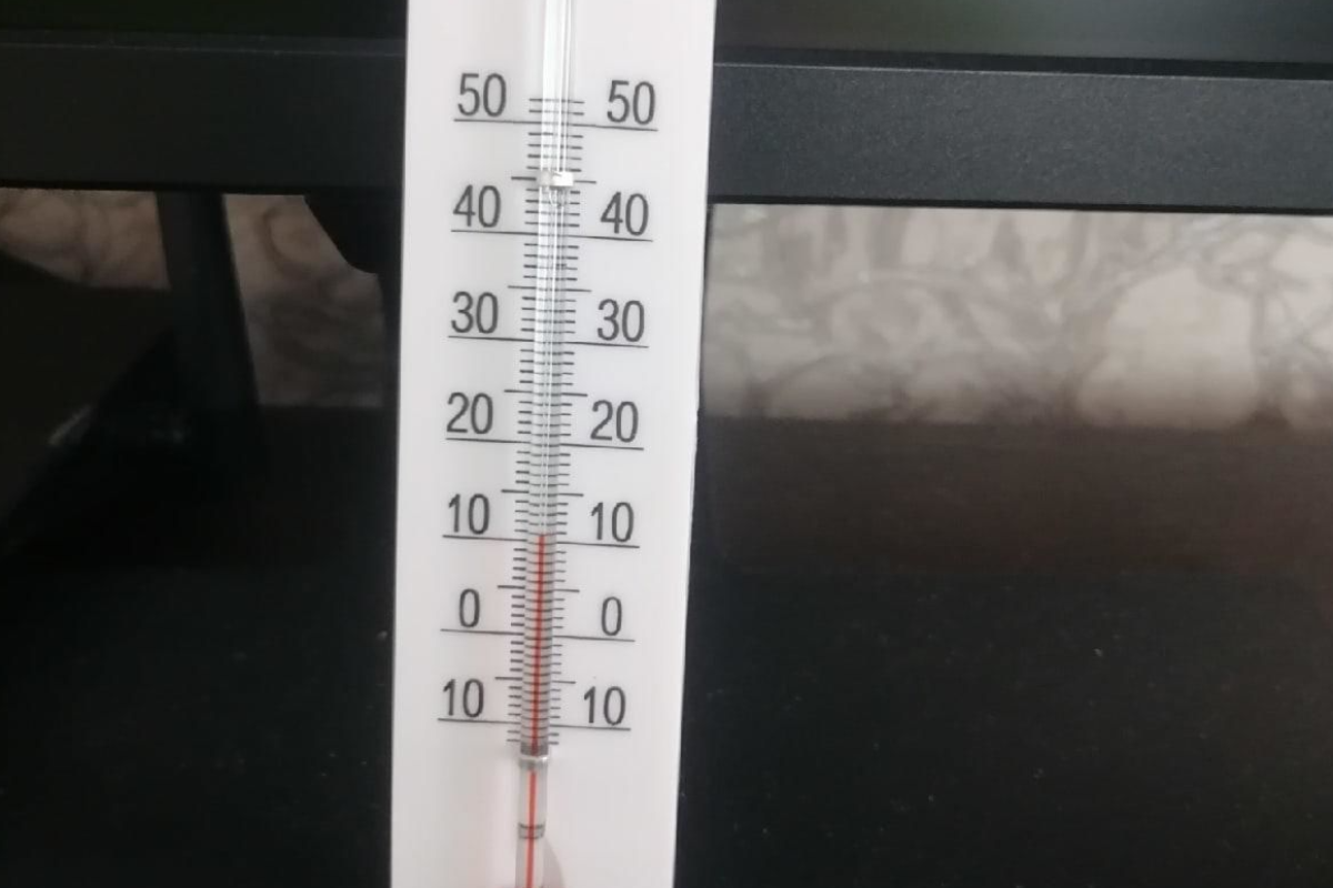 11 градусов. 11 градусов тепла. Chebо 11 градусов. градусник с температурой минус 11. термометр цельсия.