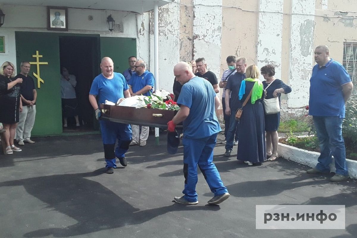 Гроб. Рязань простилась. Прощание рязанского губернатора. Рязань простилась. Рязань простилась.