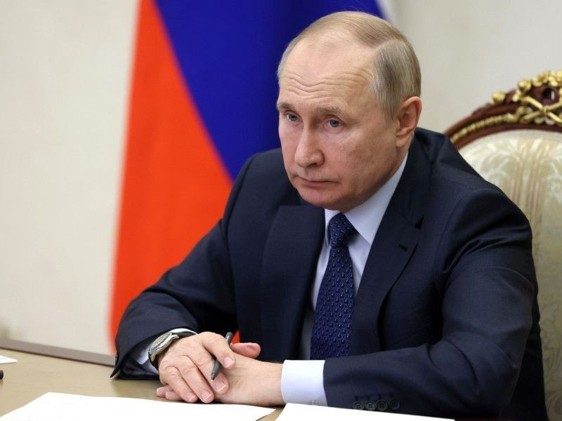 Путин призвал с 2023 года расселять россиян из аварийных домов в деревянные заводские Путин призвал с 2023 года расселять россиян из аварийных домов в деревянные заводские