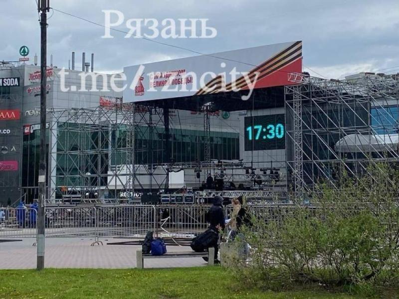 К 80-летию Победы в Рязани начали устанавливать сцену