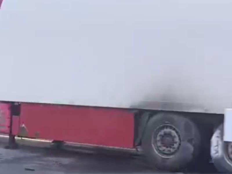 На трассе М5 при движении в Рязань загорелась фура
