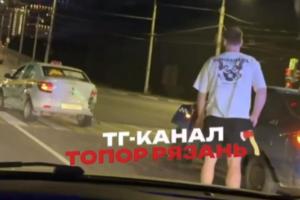 В Рязани столкнулись две машины такси
