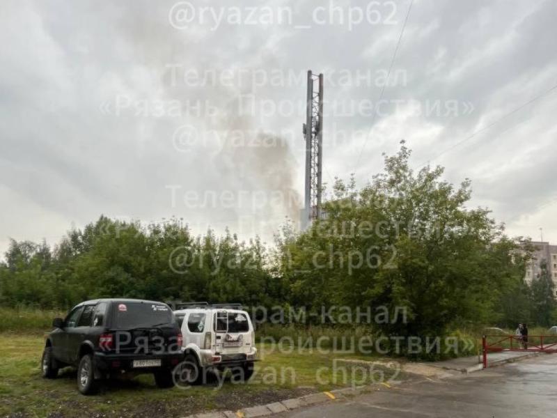 Рязанцы засняли столб дыма