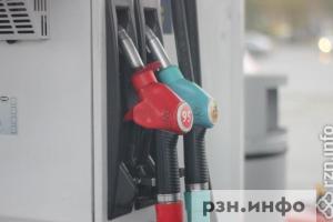 На рязанских АЗС начали ограничивать продажу бензина, власти назвали причины