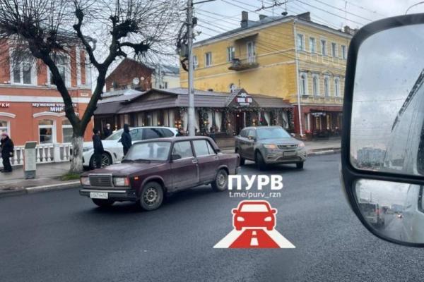На улице Соборной в Рязани произошло ДТП