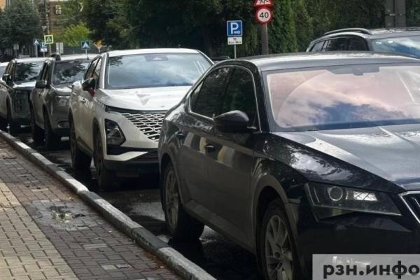 Mash: в Россию запретили ввозить праворульные и гибридные автомобили