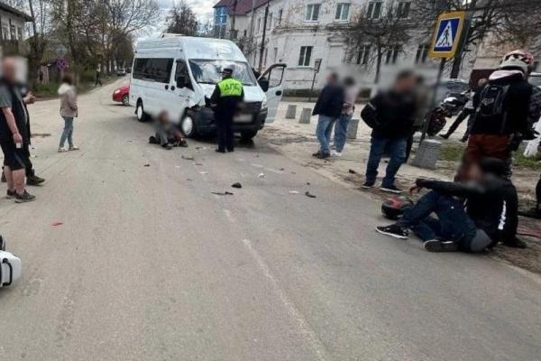 В Рязанской области мотоциклист влетел в автобус, есть пострадавшие