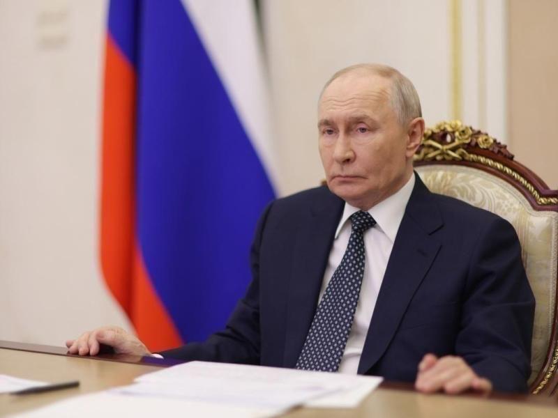Путин увеличил штатную численность ВС РФ
