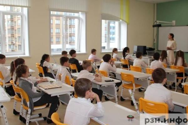 АКИТ: школьный набор в интернете можно собрать от 2,5 тысяч рублей
