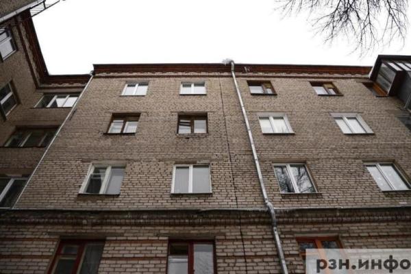 Рязанскую УК привлекли к ответственности за поврежденную крышу дома