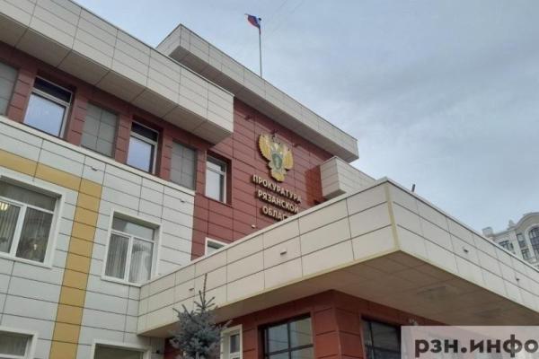 В Старожиловском районе отремонтировали аварийные крыши двух домов