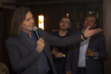 Как Никас Сафронов дал рязанцам прикурить, или О чем говорят мужчины в клубах сигарного дыма