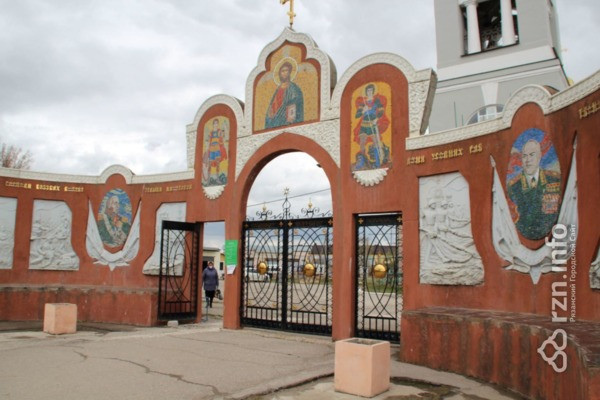 «Мы власти не подчиняемся». Рязанские храмы продолжили работать, несмотря на запрет