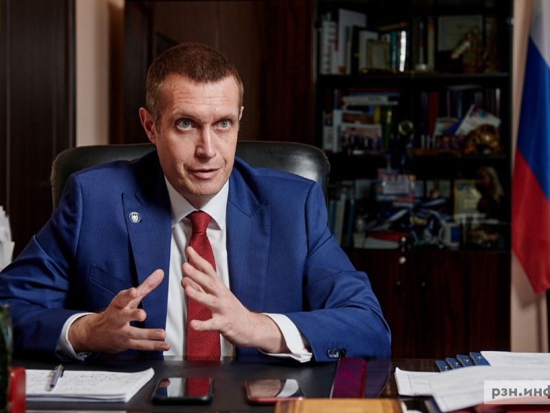 Ректор Рязанского медуниверситета об отмене ЕГЭ, модных специальностях и нечестных поставщиках