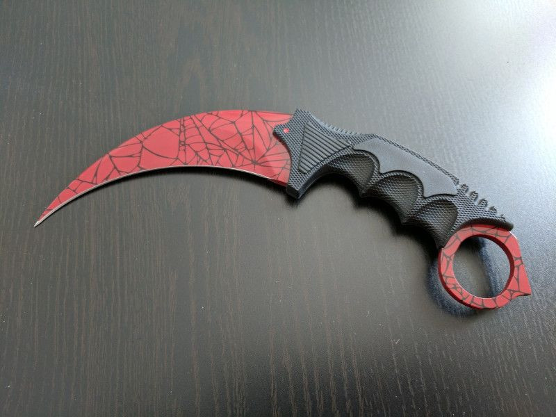 Недетское оружие. Подростки свободно покупают острые ножи и приносят их в школу